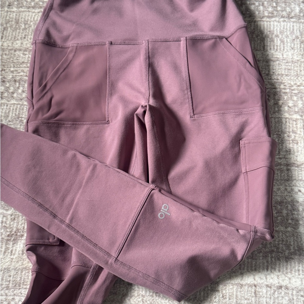 ALO HIGH RISE CARGO LEGGINGS